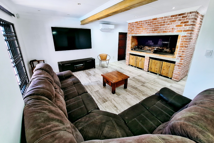 4 Bedroom Property for Sale in Noorsekloof Eastern Cape